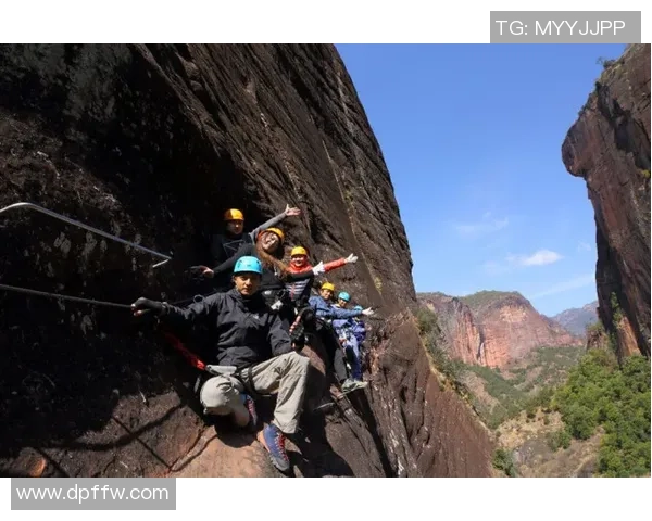 攀岩新手必看：从零基础到技术入门的全面攻略与实用技巧分享